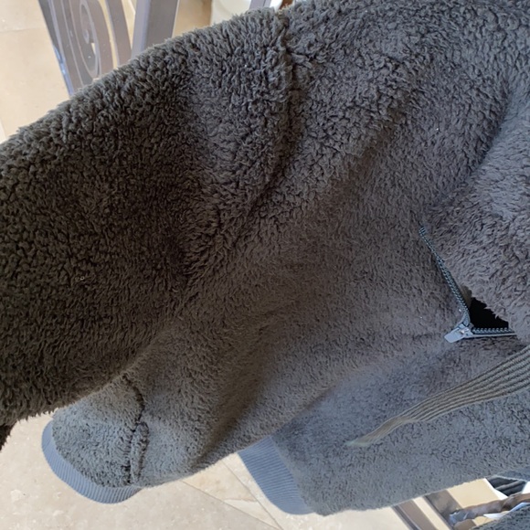 Athleta Talus Sherpa Quarter Zip Pullover | Mountain Olive | Small - Picture 3 of 6